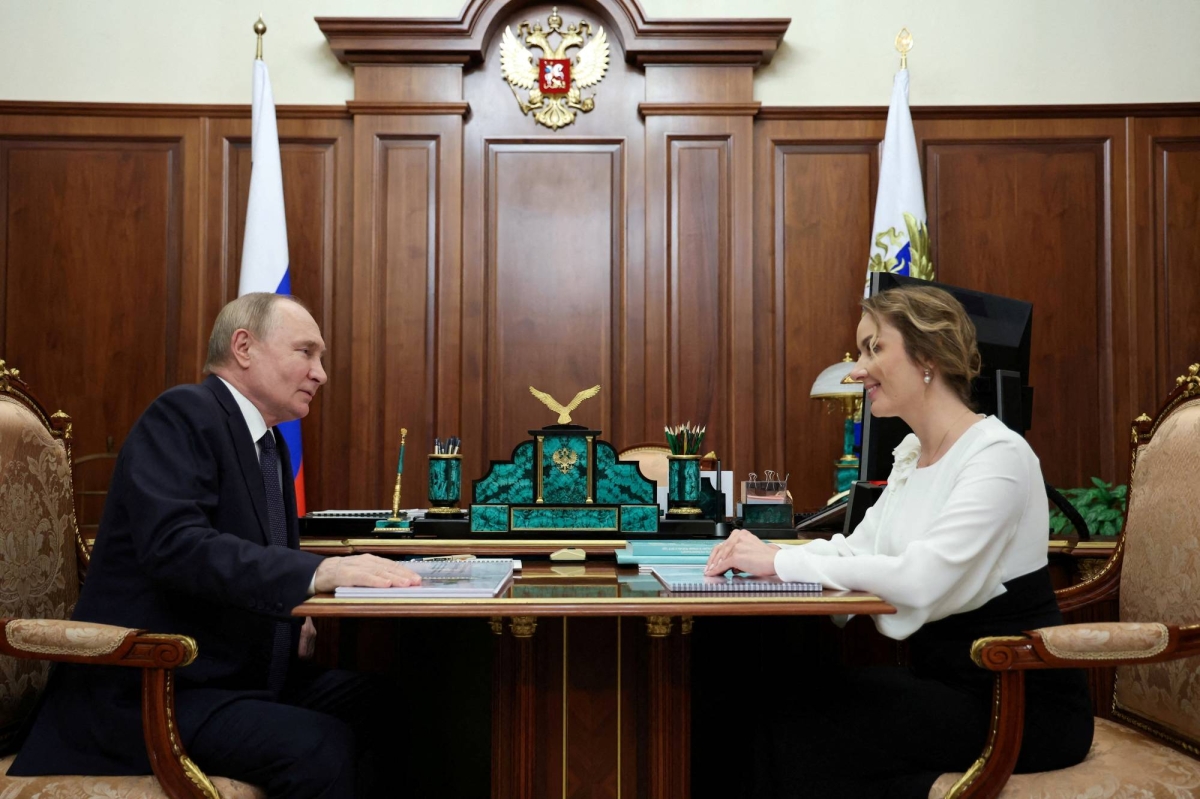 Putin’s Kremlin planes took away Ukrainian children for adoption, report alleges