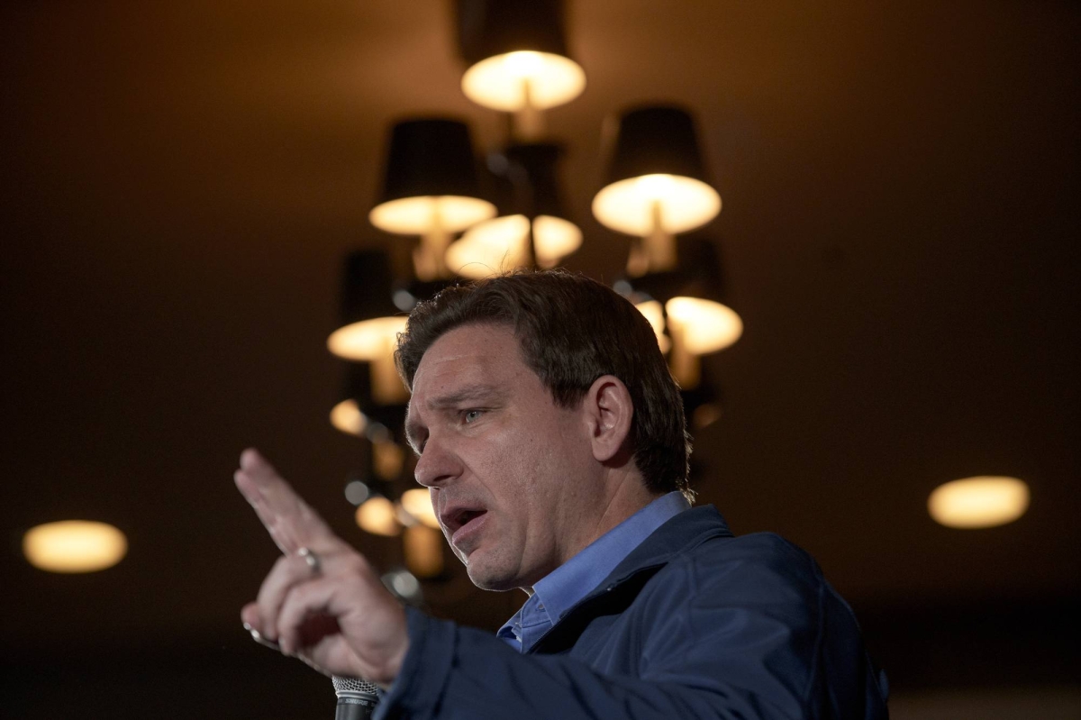 Trump considers replacing Hegseth with DeSantis to run Pentagon, report says