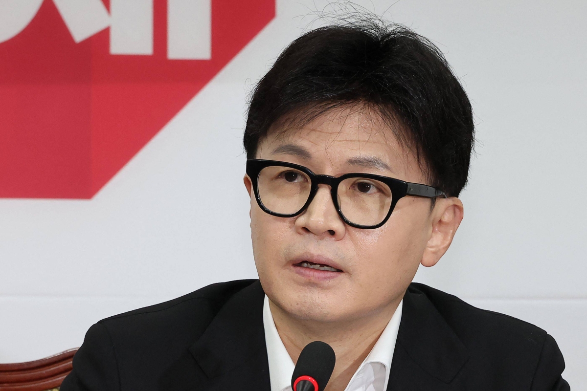 Key ally of South Korea’s leader now wants him gone in shift