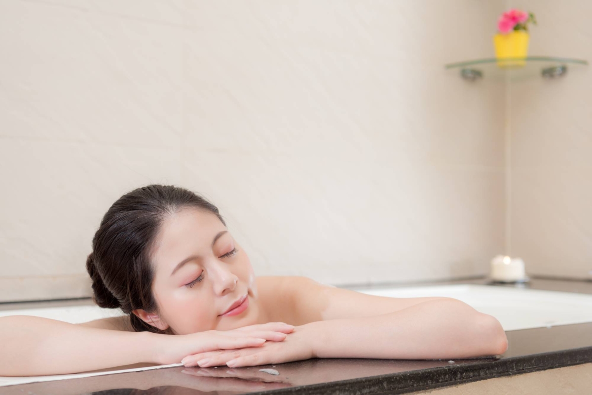 Winter chill, hot baths and the risk of heat shock: How to stay safe