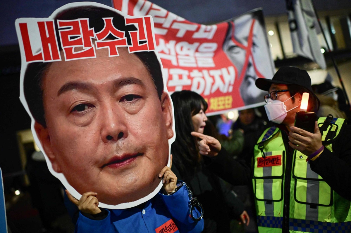 South Korea ex-defense minister formally arrested for insurrection