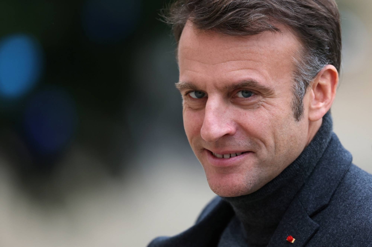Macron aims to deter French far right with bid to avoid vote