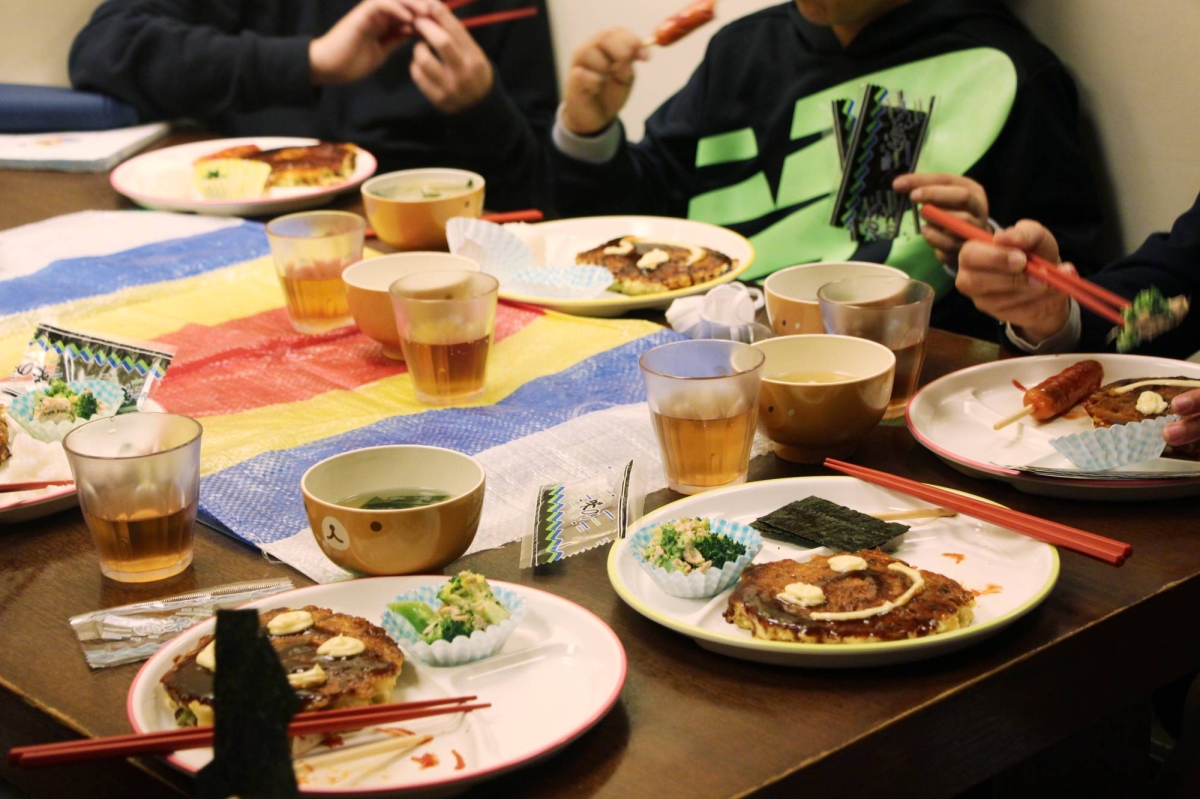 Number of cafeterias for children in need hits record high in Japan