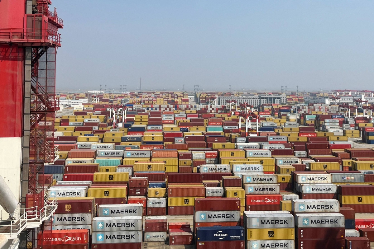 China eyes negotiations as Trump threatens new tariffs