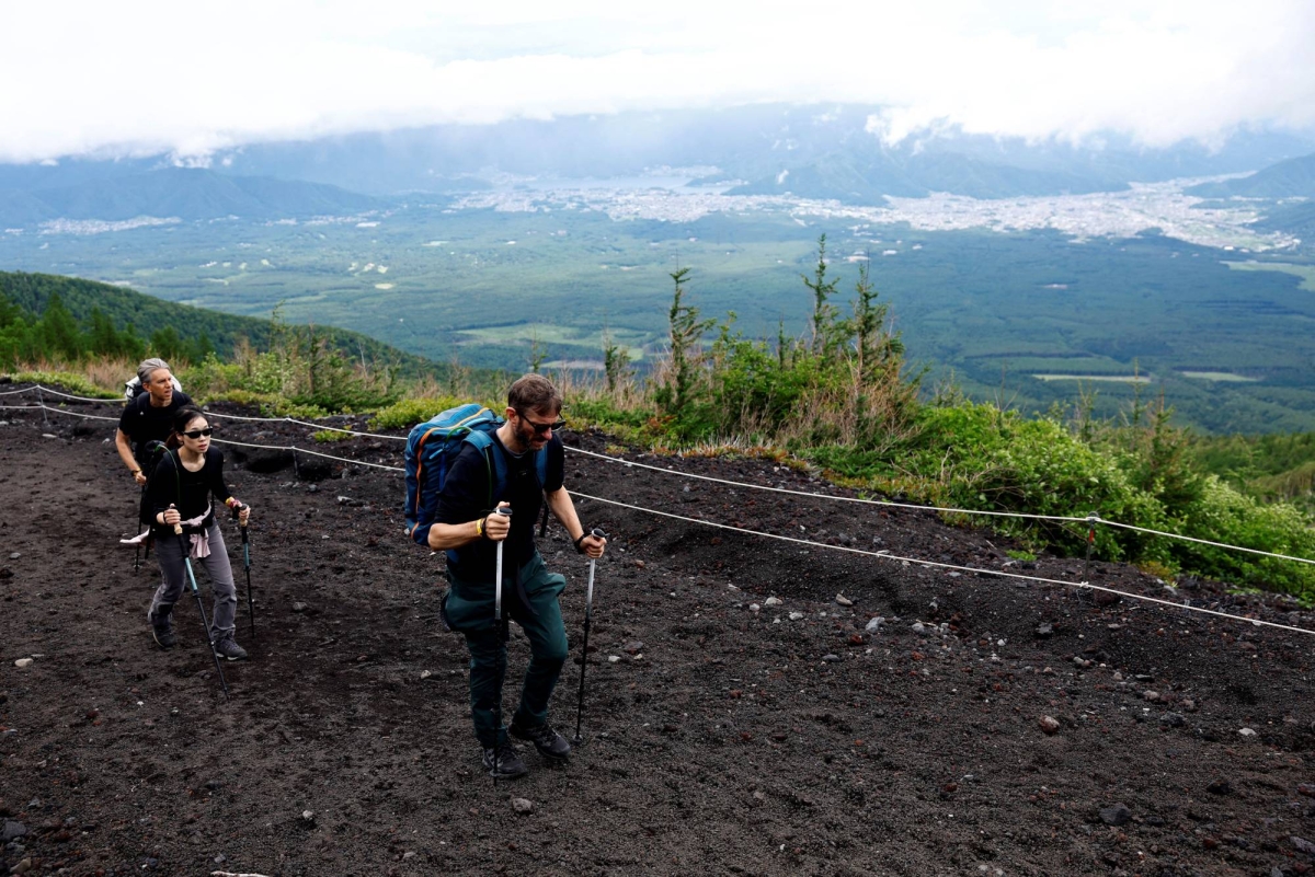 Shizuoka Prefecture aims to collect ¥4,000 from all Mount Fuji climbers