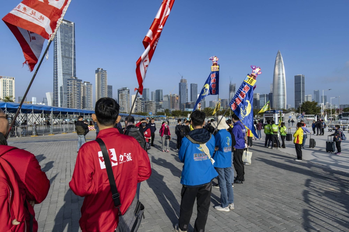 Educated young Chinese turn to tour guiding as job market wavers
