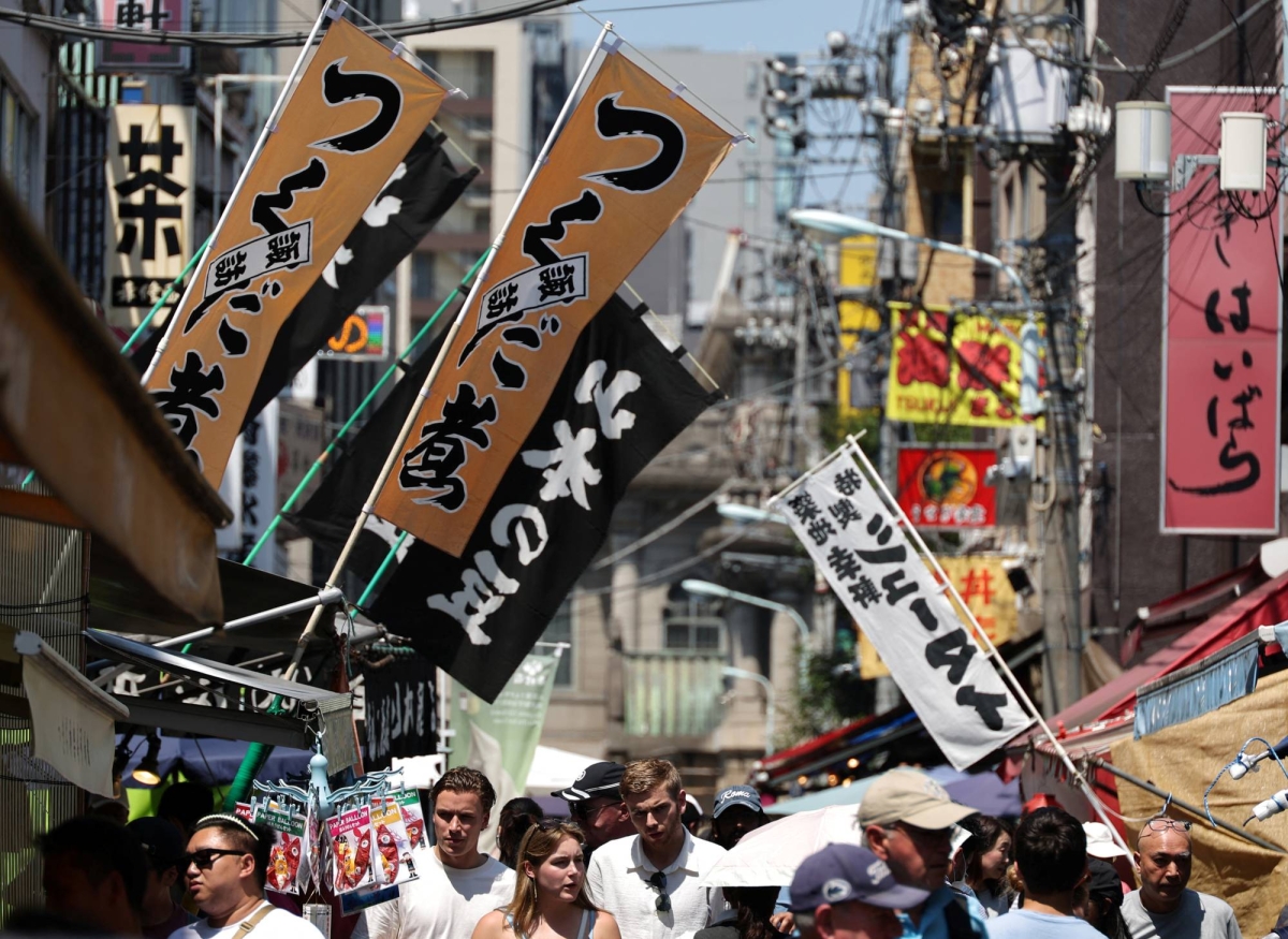 Japan breaks annual visitor record with 33.4 million in just 11 months