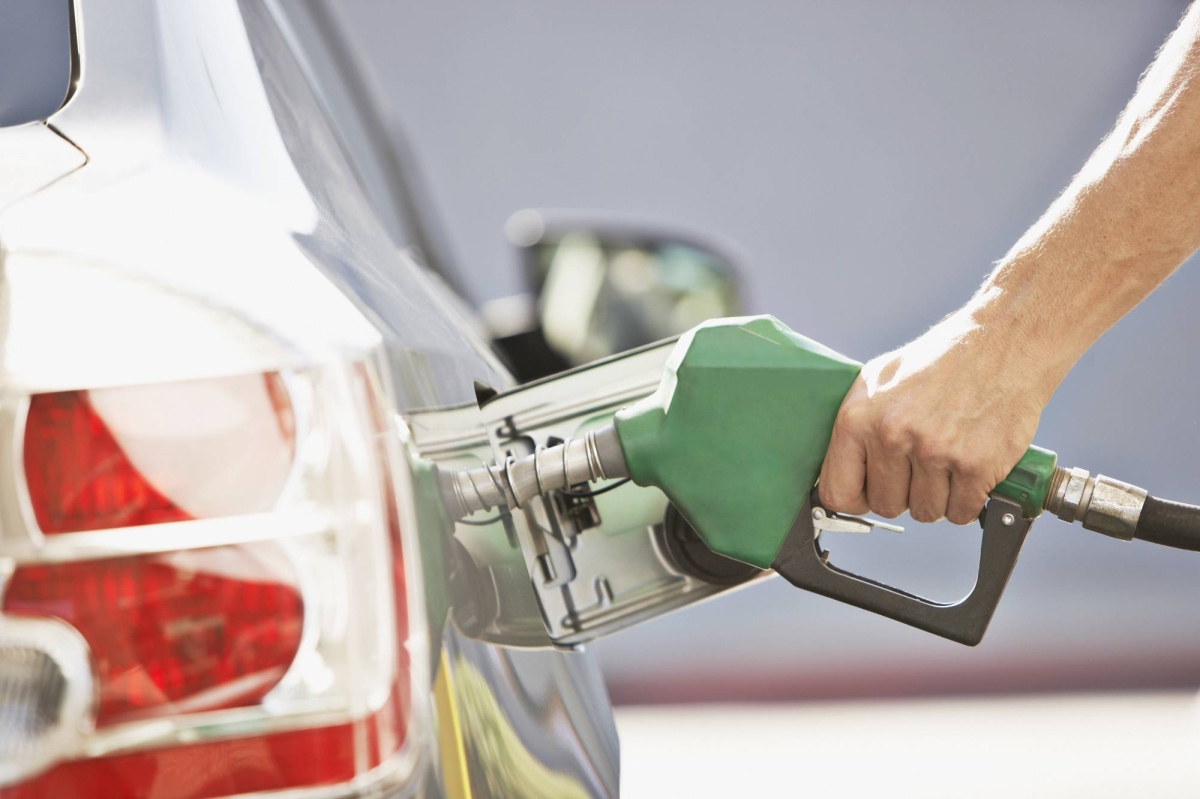 Gasoline prices rise as Japanese government cuts subsidies