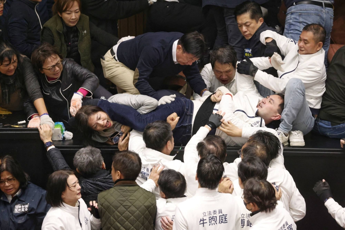 Taiwan lawmakers brawl over bills that would ‘damage democracy’