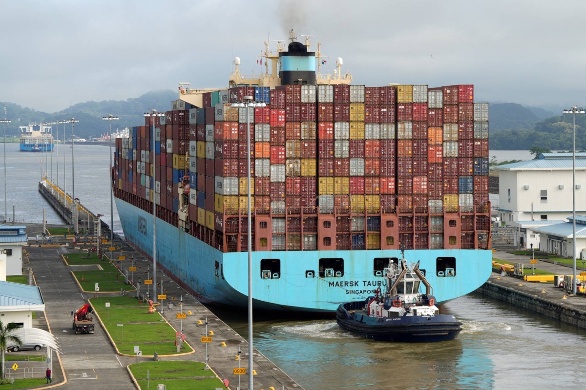 Trump demands Panama lower transit fees or return canal