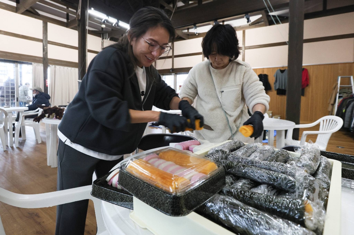 In quake-hit Noto region, residents get ready to welcome the new year