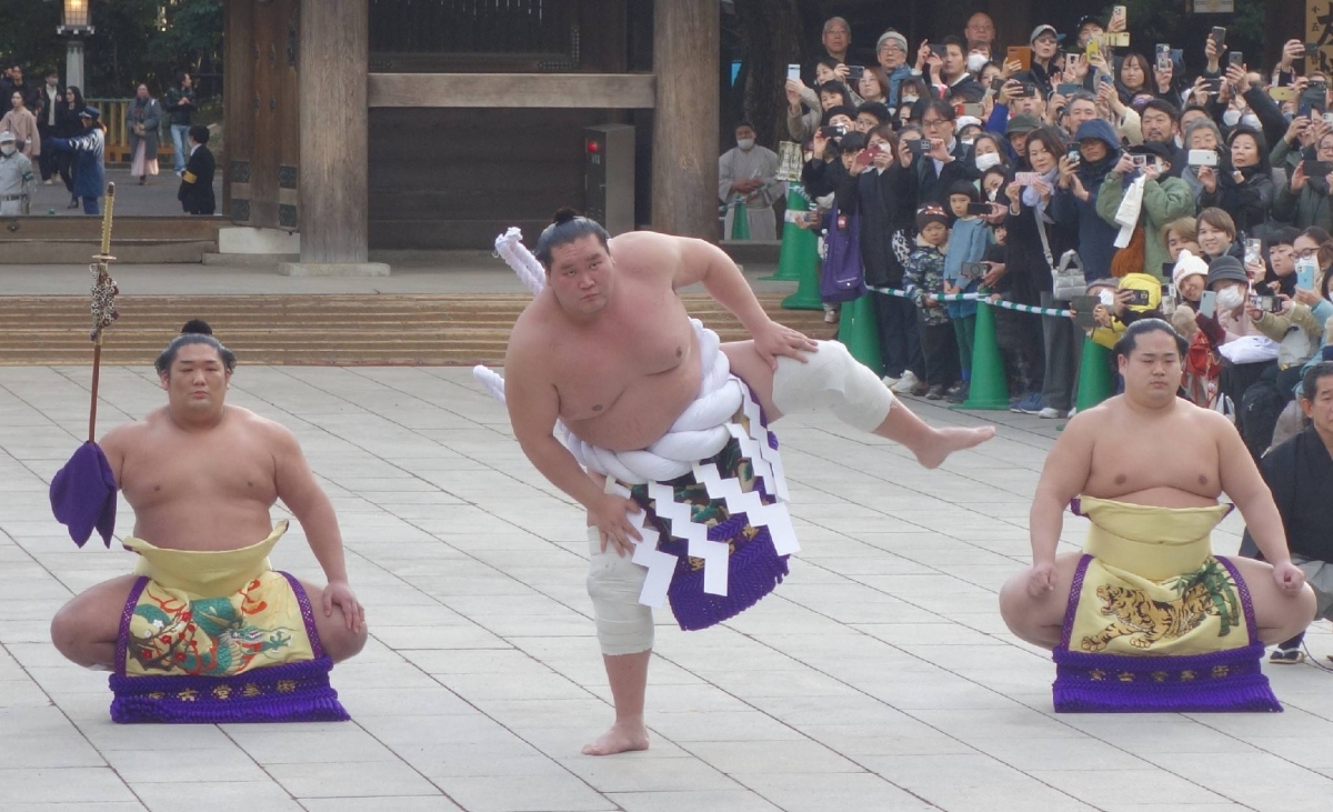 Questions linger over Terunofuji’s health ahead of year’s first tournament