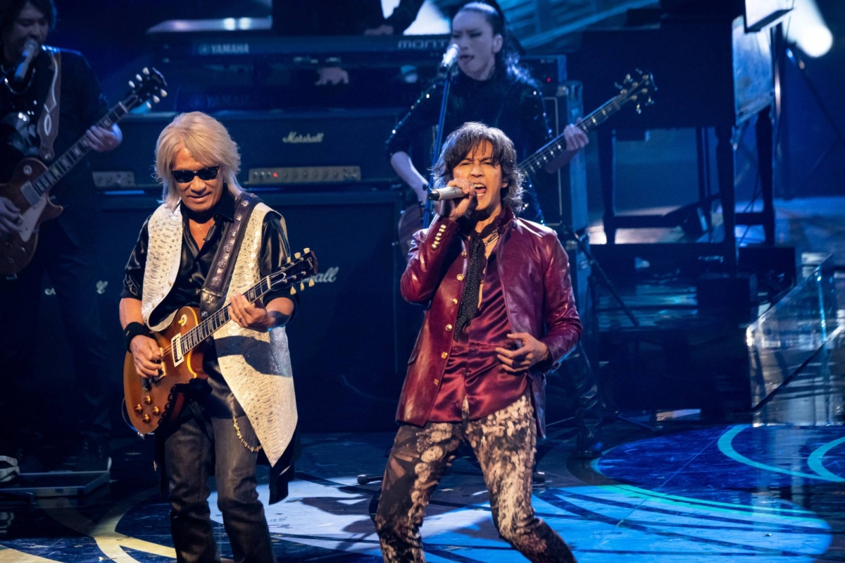 An explosive B’z set on ‘Kohaku’ hints at a strategy to win over viewers