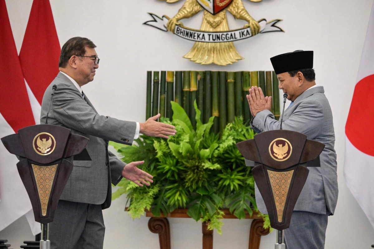 Indonesian and Japanese leaders agree to boost defense and energy ties