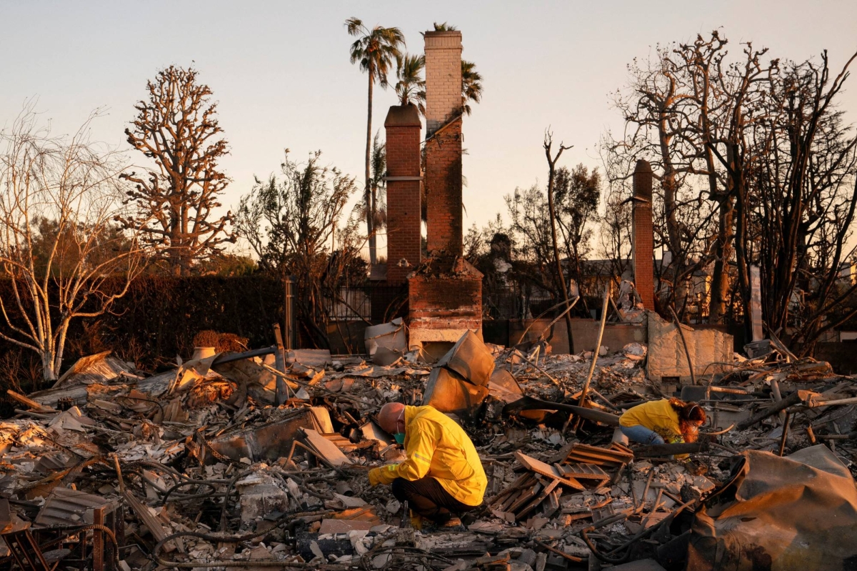 Los Angeles fire evacuees face price gouging