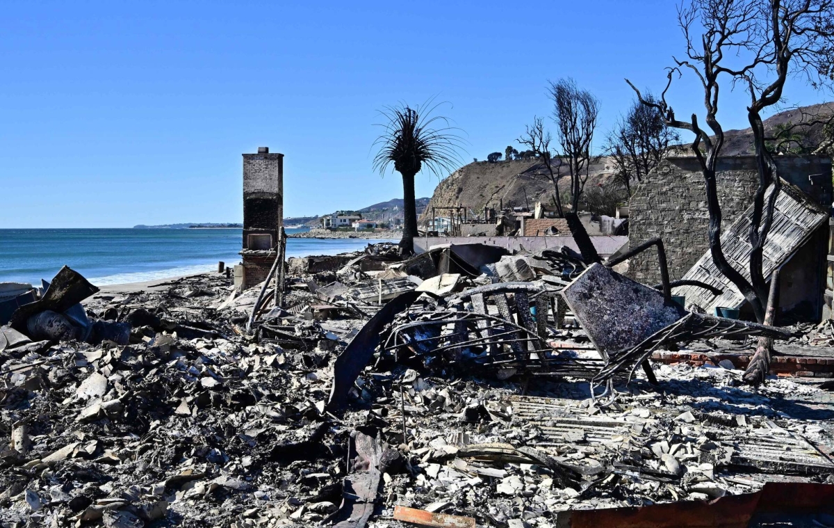 Olympic chiefs vow to replace US swim star medals lost in LA fires