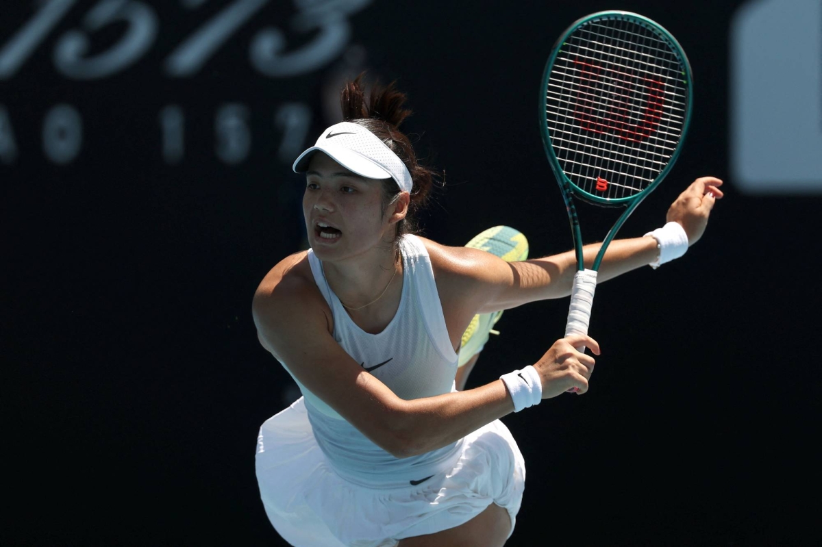 ‘Mind of its own’: Raducanu advances despite wayward serve