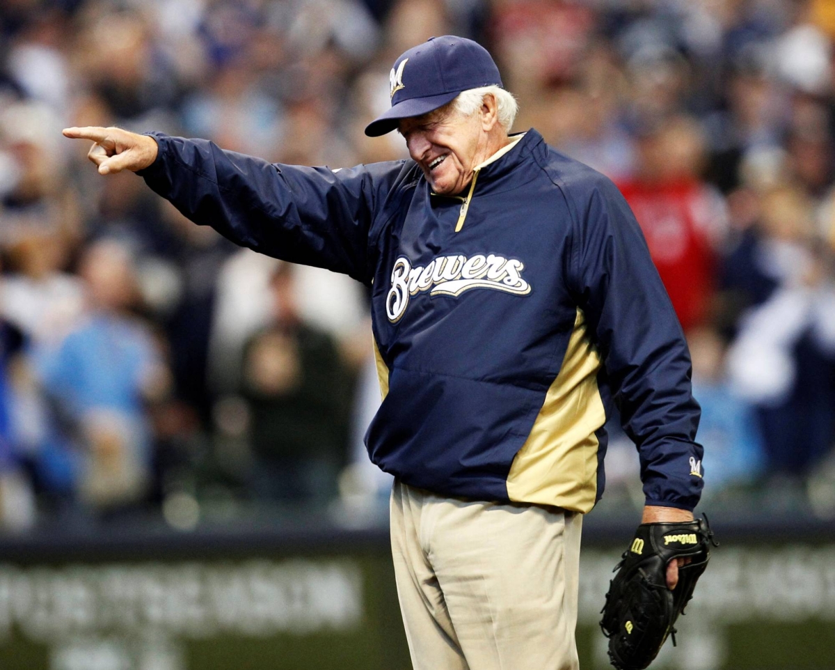 Beloved Brewers broadcaster Bob Uecker dies at 90