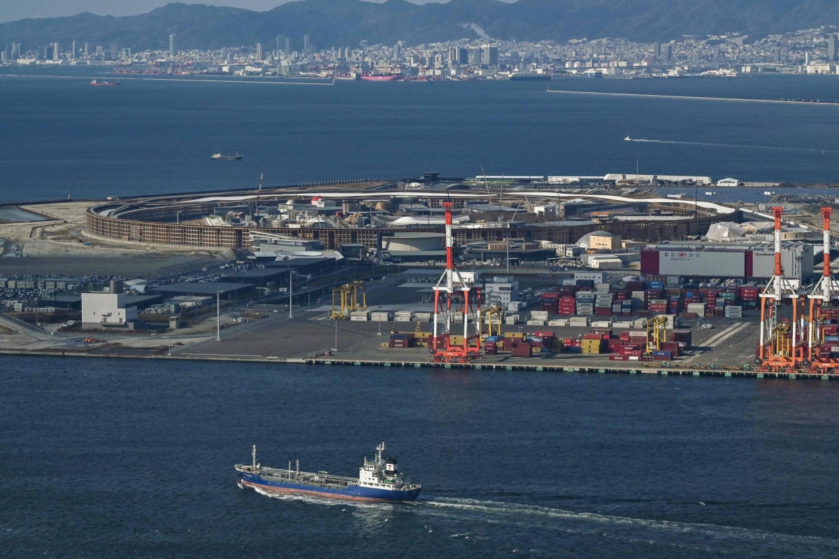 Ishiba visits Osaka to inspect expo venue