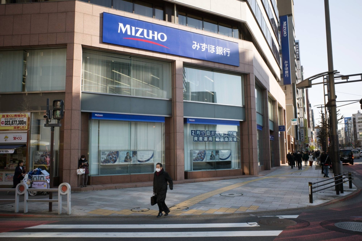 Mizuho stops accepting new safe deposit box applications