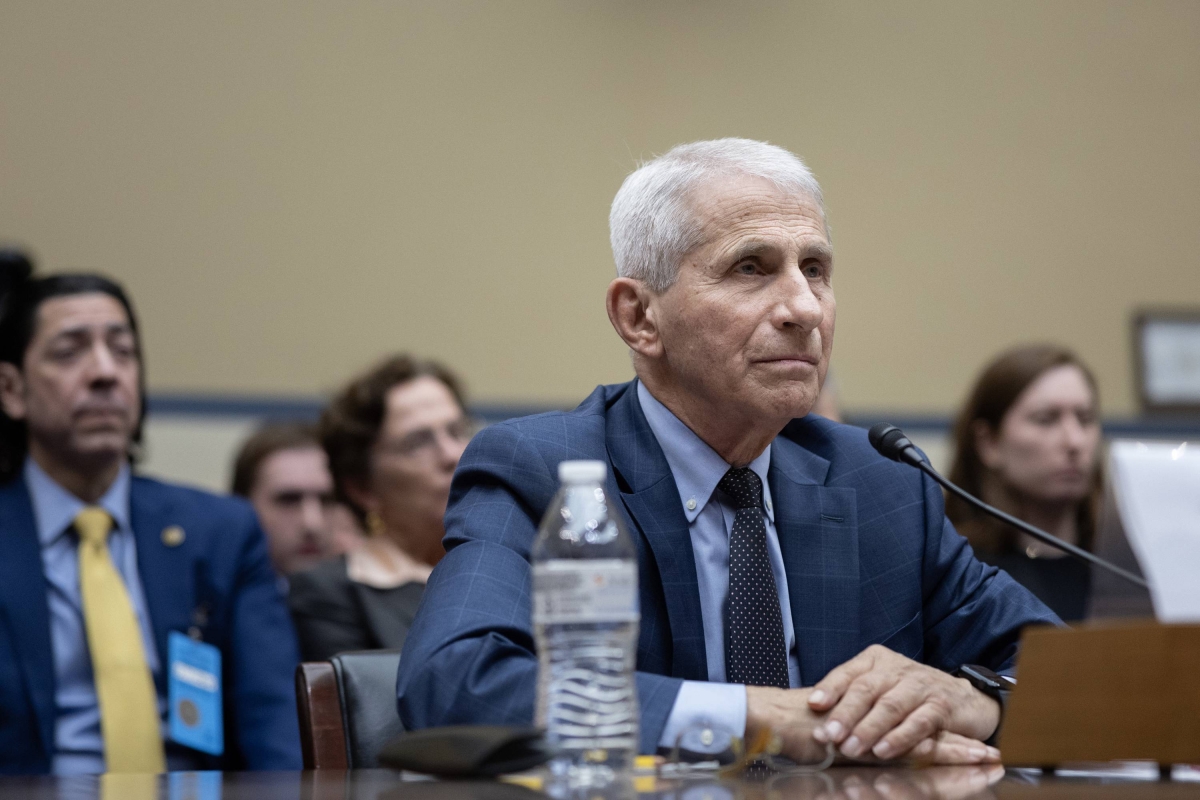 Biden preemptively pardons Trump foes before exit