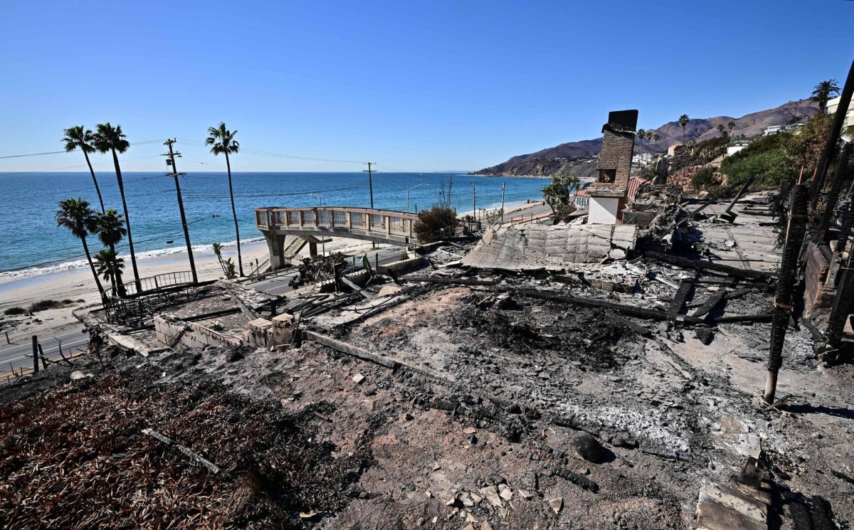 After the fire, should some parts of Los Angeles never rebuild?