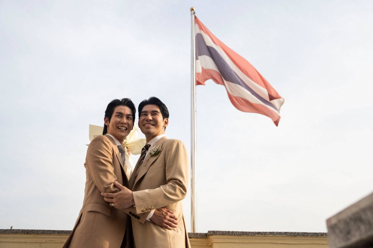 Hundreds to wed as Thai same-sex marriage law comes into force
