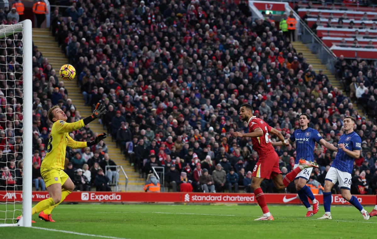 Liverpool and Arsenal both win as Nottingham Forest thrashed by Bournemouth