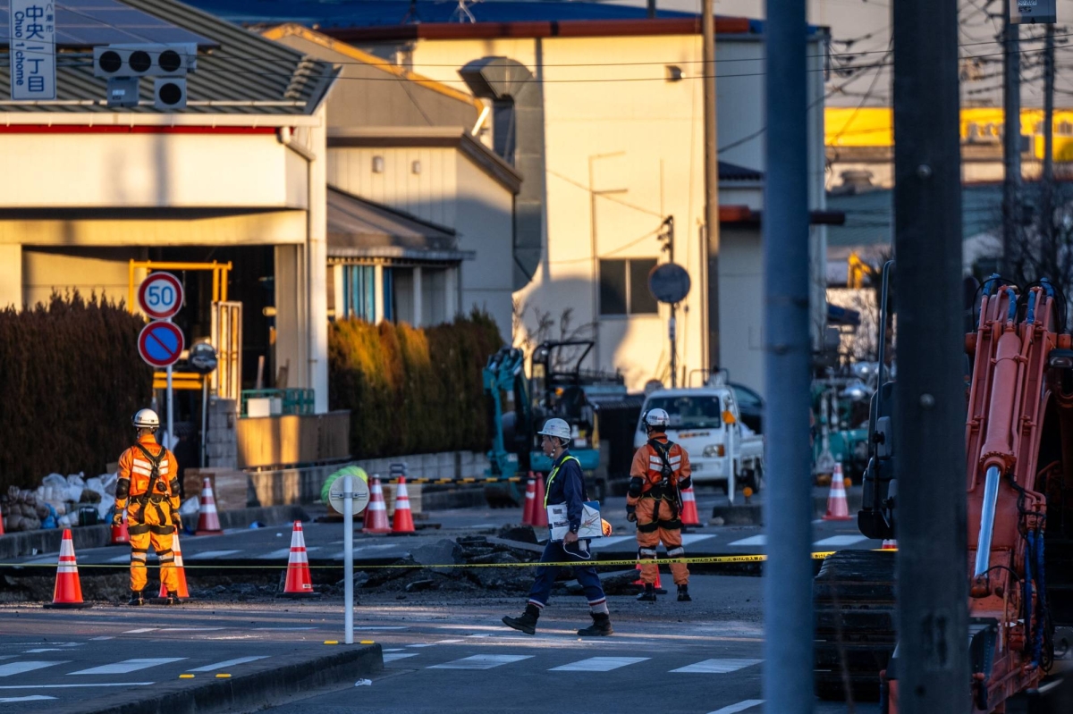 Residents near Japan sinkhole urged to evacuate