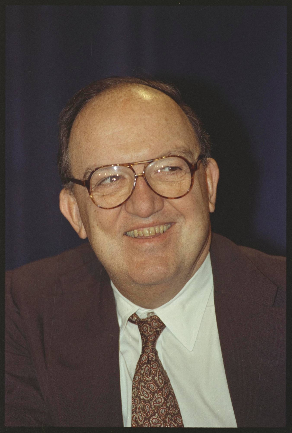 Fay Vincent, who tangled with owners as MLB Commissioner, dies at 86