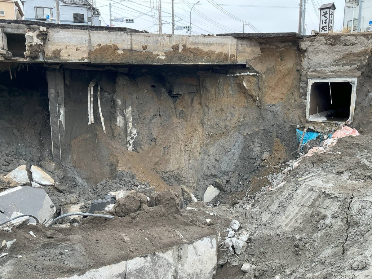 Search called off for missing driver in Saitama sinkhole