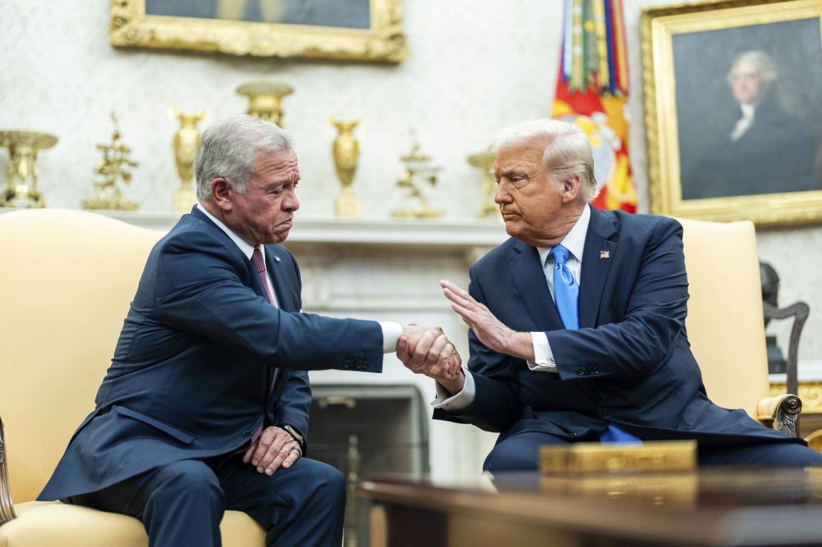 Trump eases off aid threat after Jordan agrees to take ill Gaza children