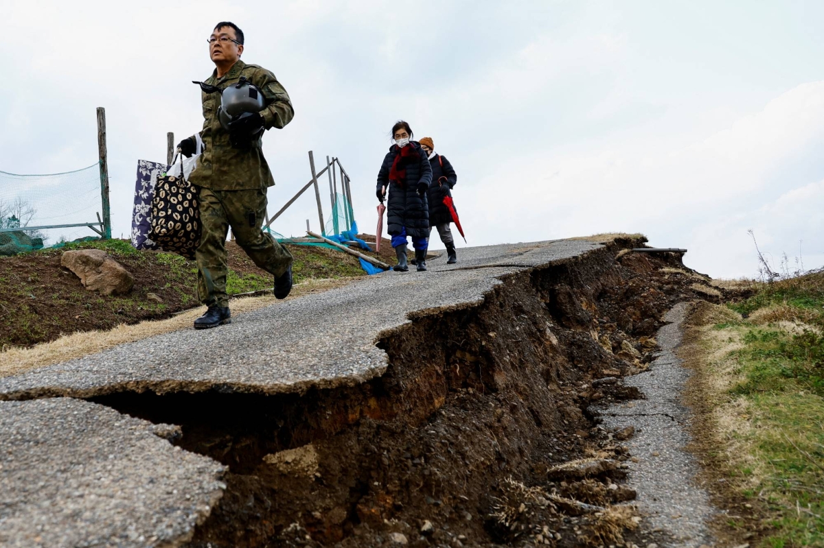 Japan to subsidize efforts to prevent emergency roads from collapsing