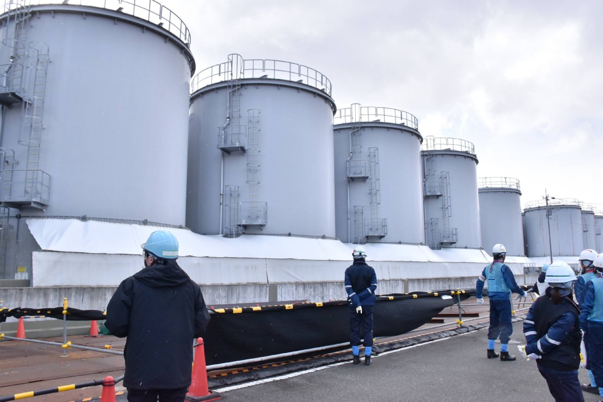High wind halts dismantling of Fukushima nuclear plant’s water tanks