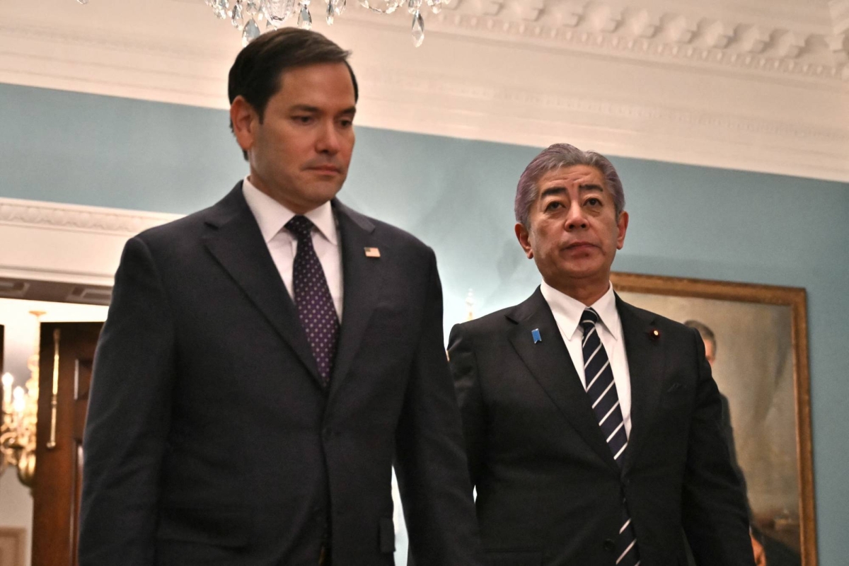 Top Japan diplomat to hold first trilateral talks with U.S. and South Korea under Trump