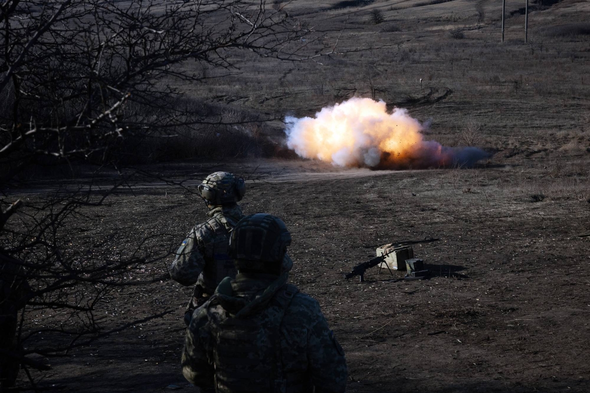 Trump team makes confused start to Ukraine diplomacy