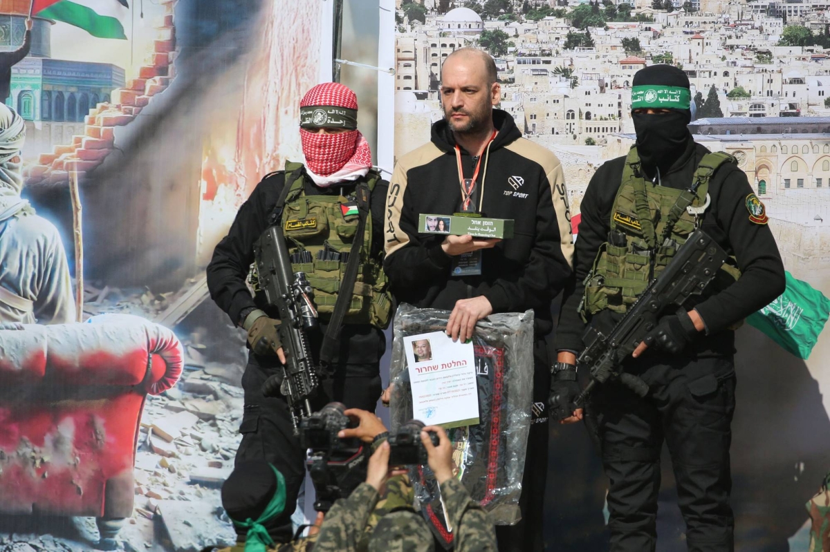 Hamas releases hostages, Palestinian prisoners freed in latest Gaza swap