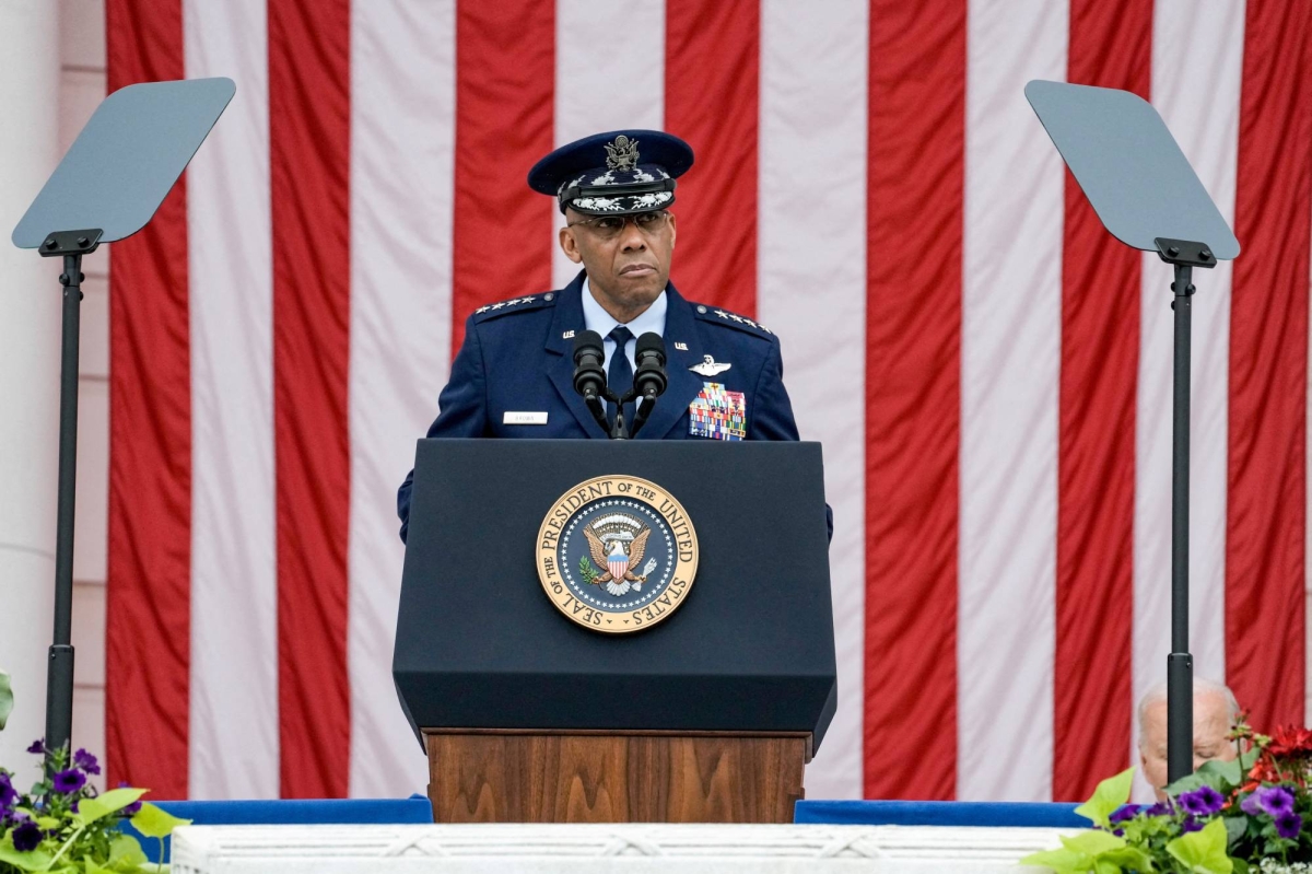 Trump fires top U.S. general in unprecedented Pentagon shakeup