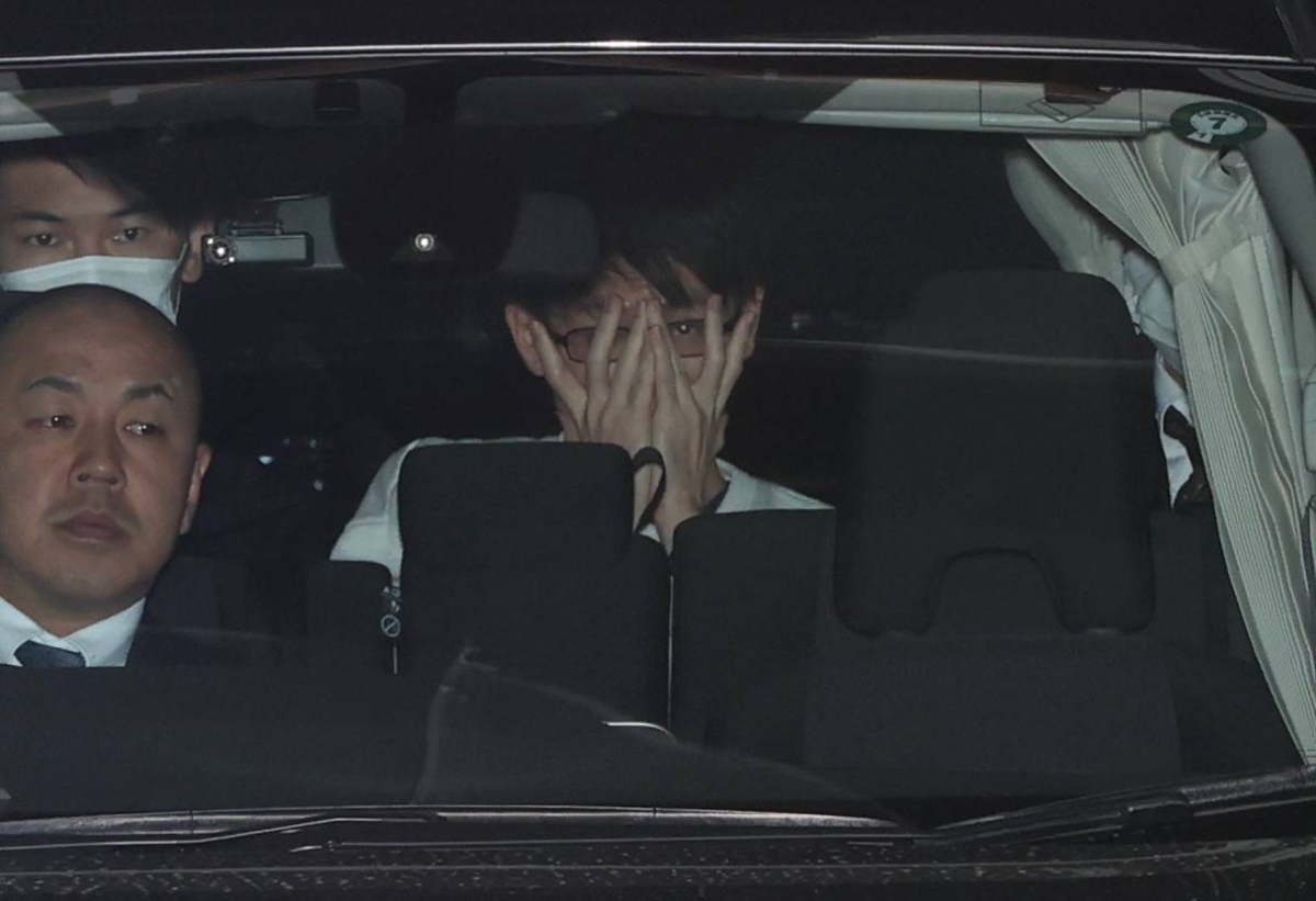 Man served fresh warrant over murder, robbery in Osaka Prefecture