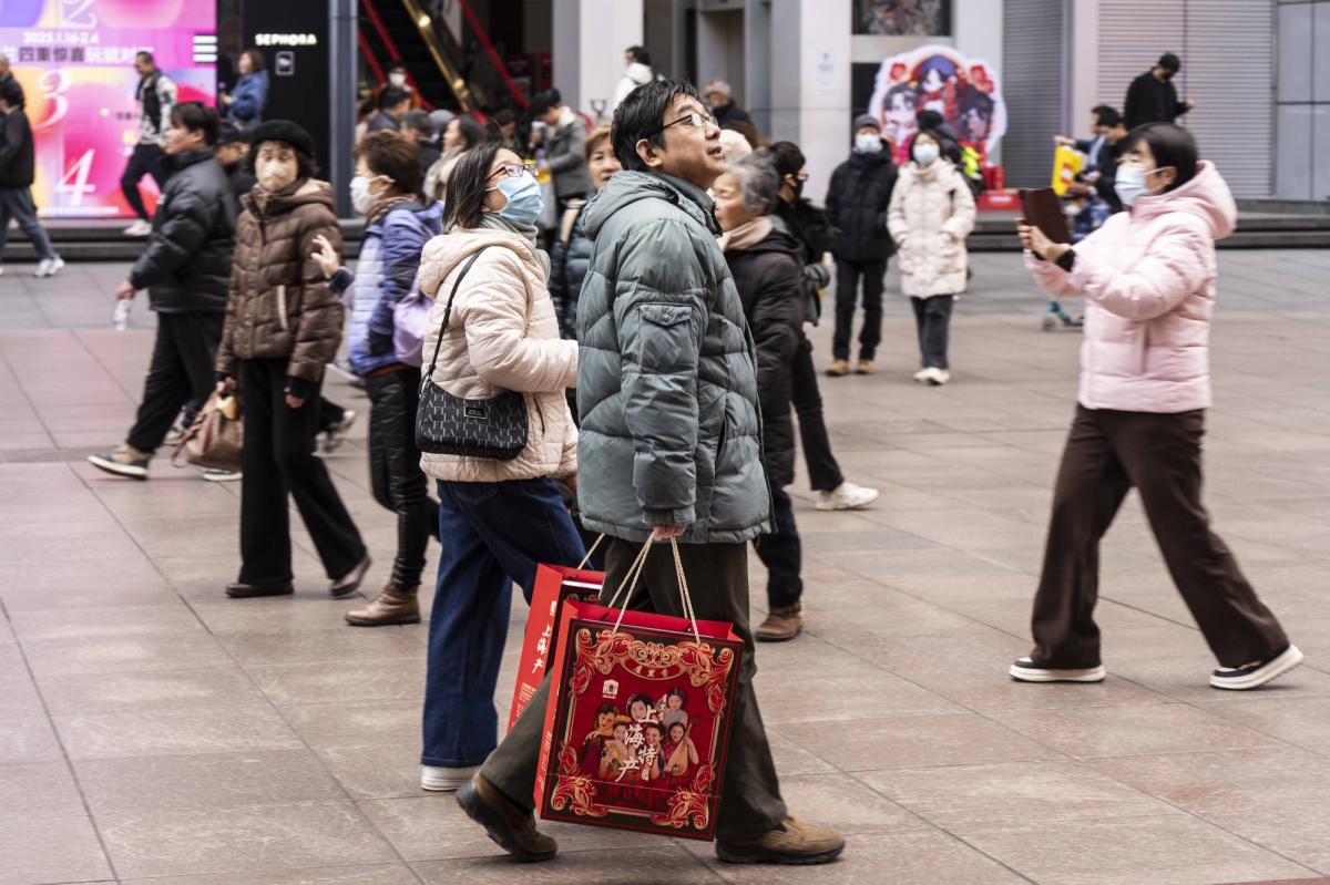China urged to think big, go hard on reviving battered consumption