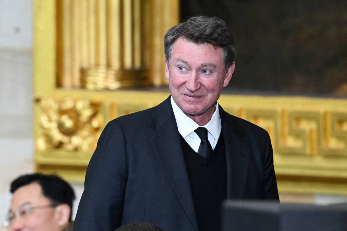 Wayne Gretzky faces backlash in Canada over support for Donald Trump