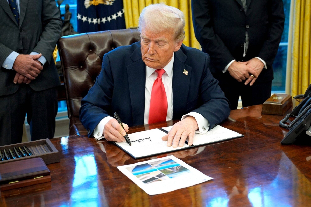 Trump designates English as official language of U.S.