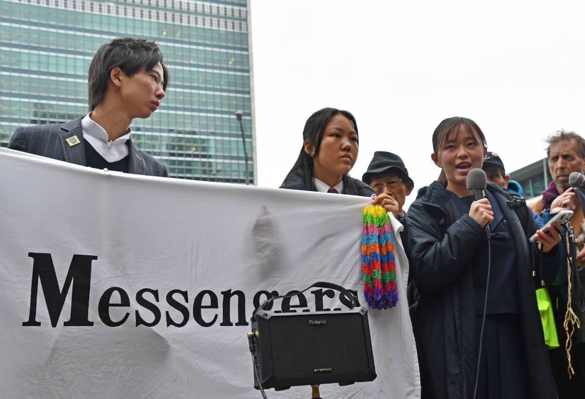 Japanese high school students call for nuke abolition in New York