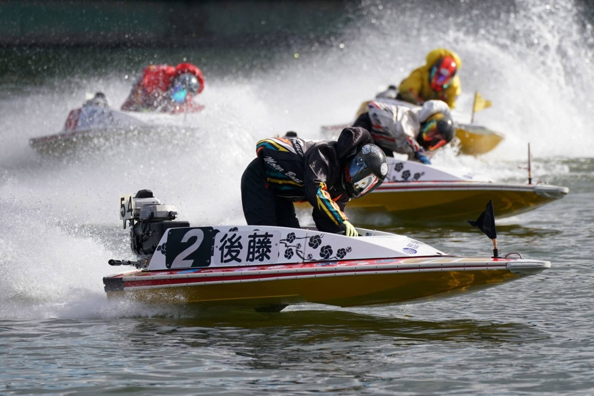 Powerboat racing revs up bid to shed shadowy reputation in Japan
