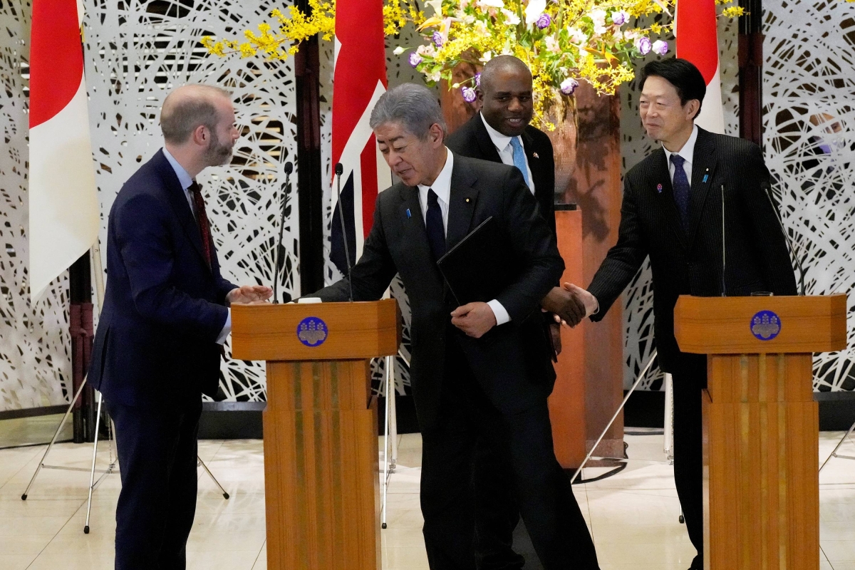 Japan and Britain stress free trade in Tokyo talks